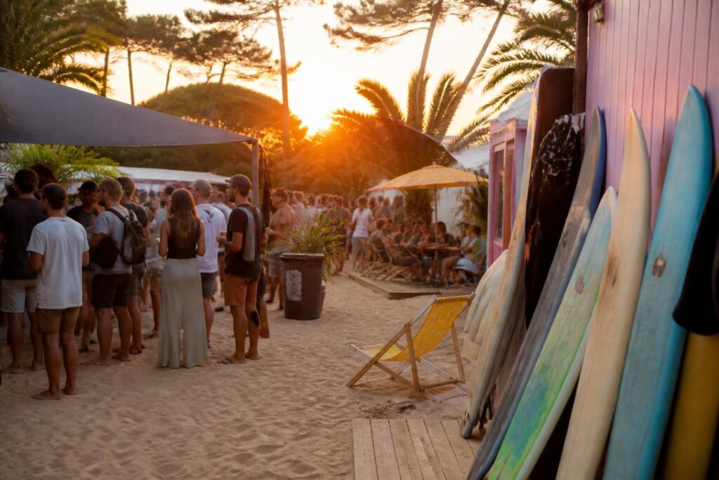 découvrez le festival quiksilver à capbreton, hossegor et seignosse : une expérience éphémère alliant sport, culture et convivialité au cœur des landes.