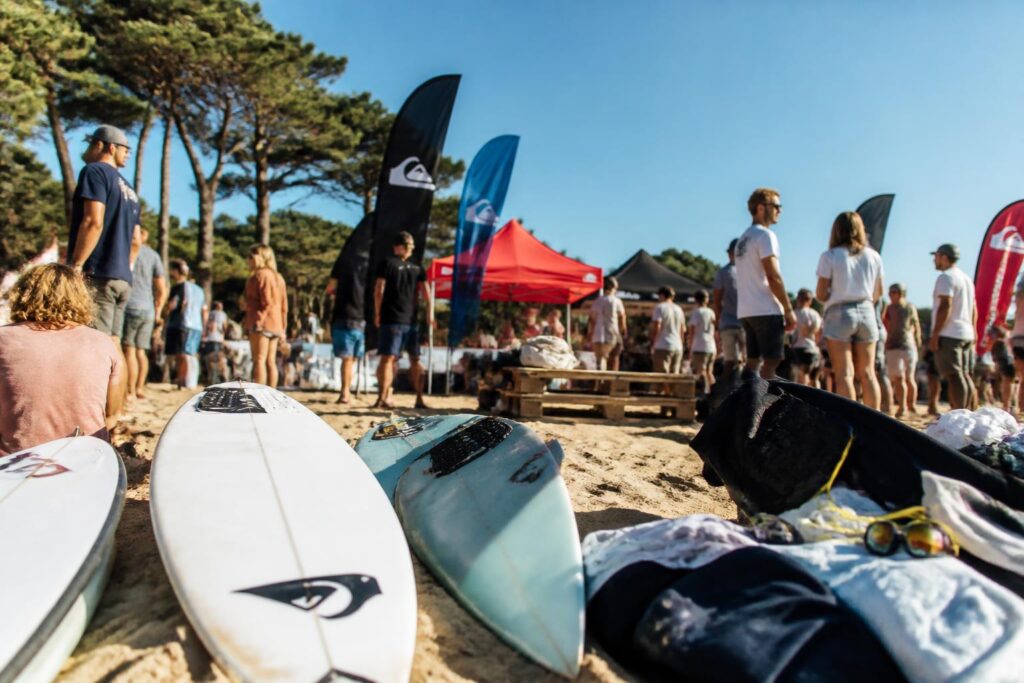 découvrez le festival quiksilver par swatch à hossegor en septembre, avec la présence exceptionnelle des légendes du surf kelly slater, kauli vaast et kai lenny pour des compétitions et animations inoubliables.