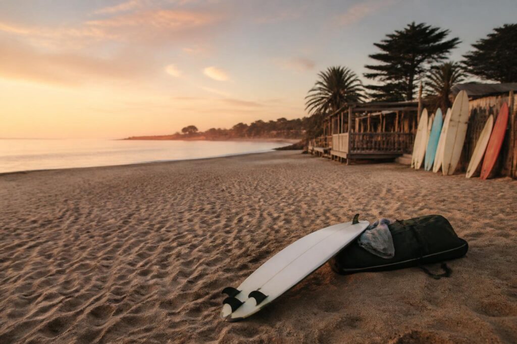 découvrez comment tya zebrowski, à seulement 14 ans, est devenue la plus jeune surfeuse à intégrer l'élite du surf dans les landes, à hossegor.