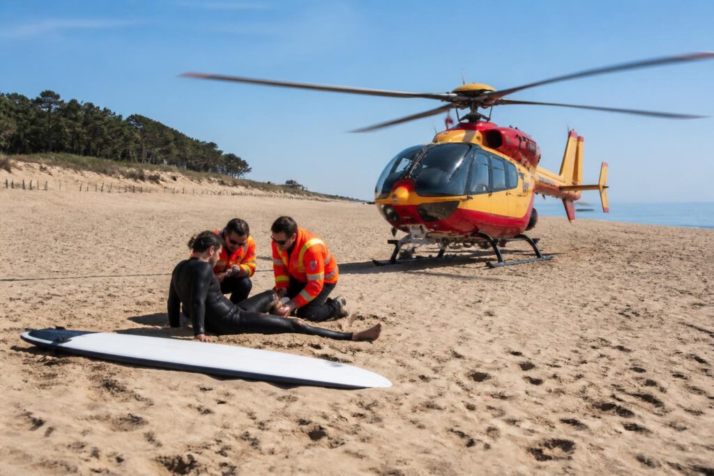 un surfeur a été secouru par hélicoptère sur la célèbre plage des culs-nus dans les landes, après une situation d'urgence en mer.