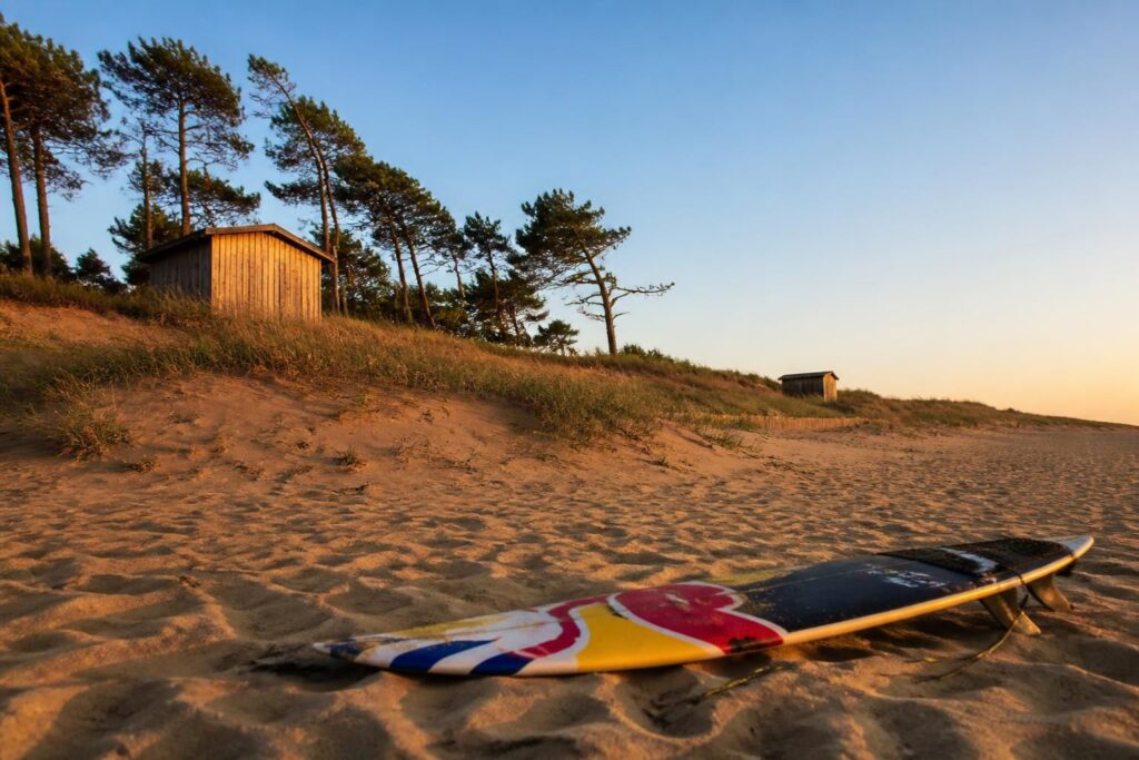 découvrez le premier succès éclatant du red bull king of the mousse à hossegor, un événement spectaculaire qui a marqué les landes par son énergie et sa convivialité.